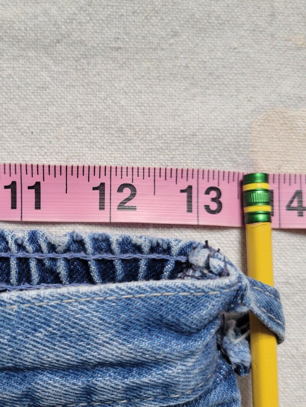 Vintage OshKosh B'gosh Pleated Lightwash Tapered Jeans Size S/M - Picture 6 of 10